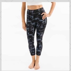 Zyia Camouflage Cropped Leggings